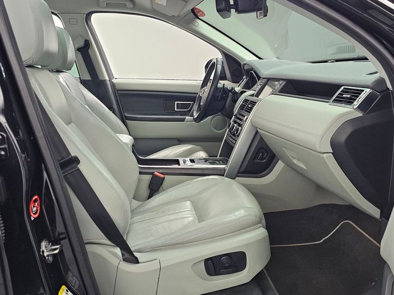2016 Land Rover Discovery Sport 2.0 TD4 SE photo 10
