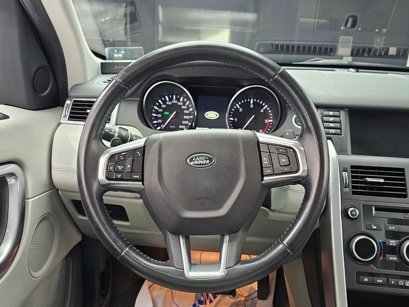 2016 Land Rover Discovery Sport 2.0 TD4 SE photo 14