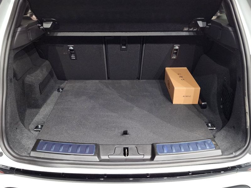 2026 Land Rover Range Rover Evoque P250 Dynamic SE photo 19