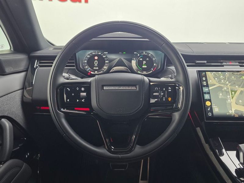 2025 Land Rover Range Rover Sport P550E Dynamic HSE photo 13
