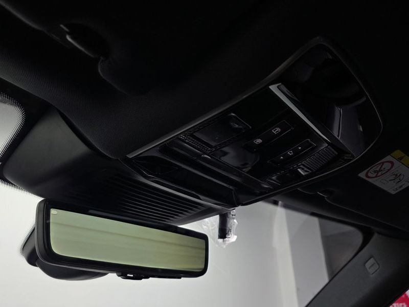 2025 Land Rover Range Rover Sport P550E Dynamic HSE photo 16