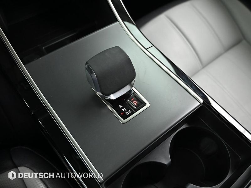 2025 Land Rover Range Rover Evoque P250 Dynamic SE photo 9
