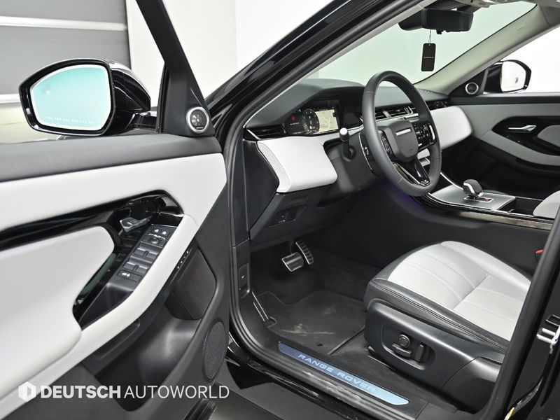 2025 Land Rover Range Rover Evoque P250 Dynamic SE photo 11