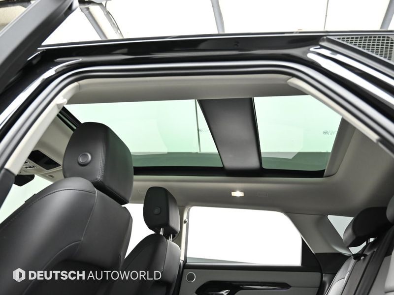 2025 Land Rover Range Rover Evoque P250 Dynamic SE photo 18