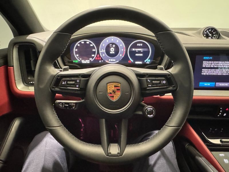 2025 Porsche Cayenne 3.0 Coupe photo 9