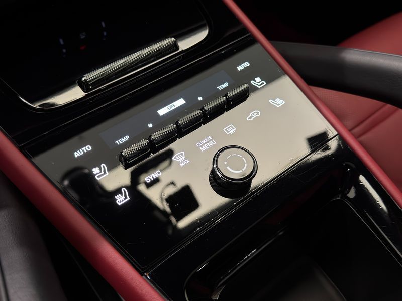 2025 Porsche Cayenne 3.0 Coupe photo 11