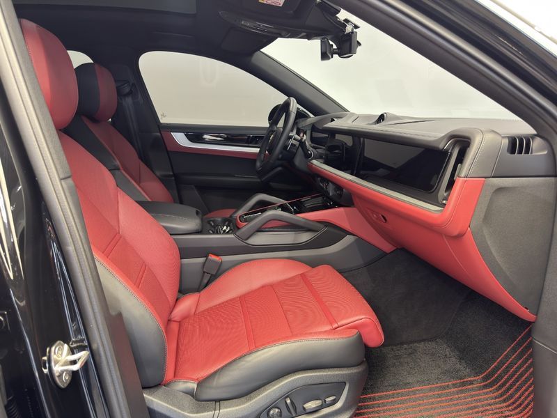 2025 Porsche Cayenne 3.0 Coupe photo 19