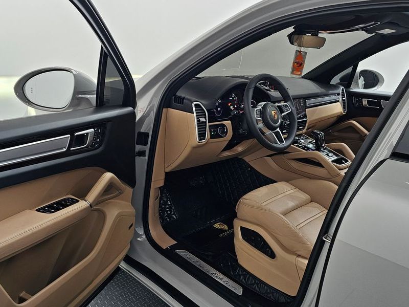 2023 Porsche Cayenne 3.0 PLATINUM EDITION photo 10