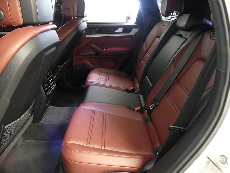 2024 Porsche Cayenne 3.0 photo 10