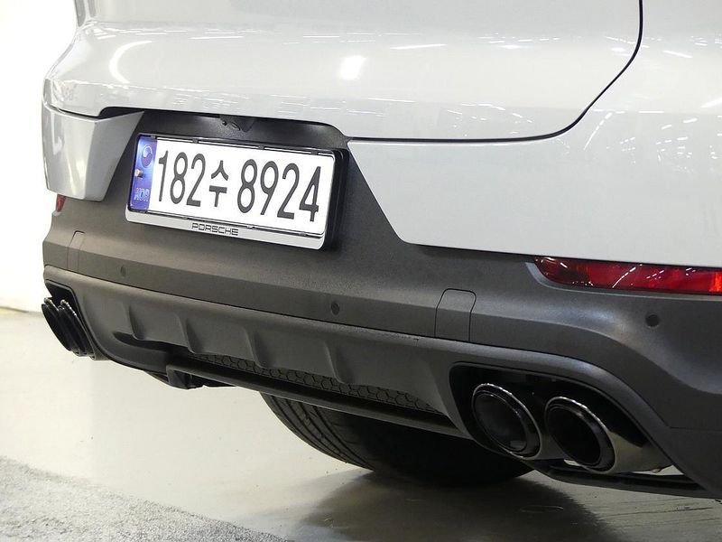 2024 Porsche Cayenne 3.0 photo 19