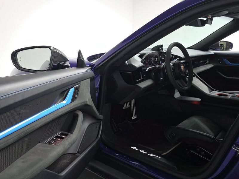 2025 Porsche Taycan Turbo GT photo 11