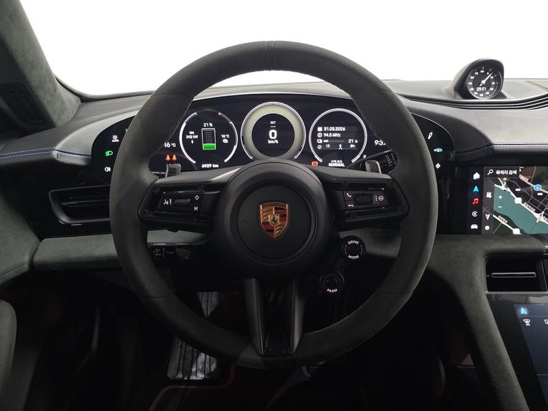 2025 Porsche Taycan Turbo GT photo 13