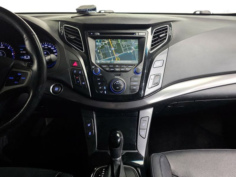 2012 Hyundai i40 살룬 1.7 VGT Modern photo 13