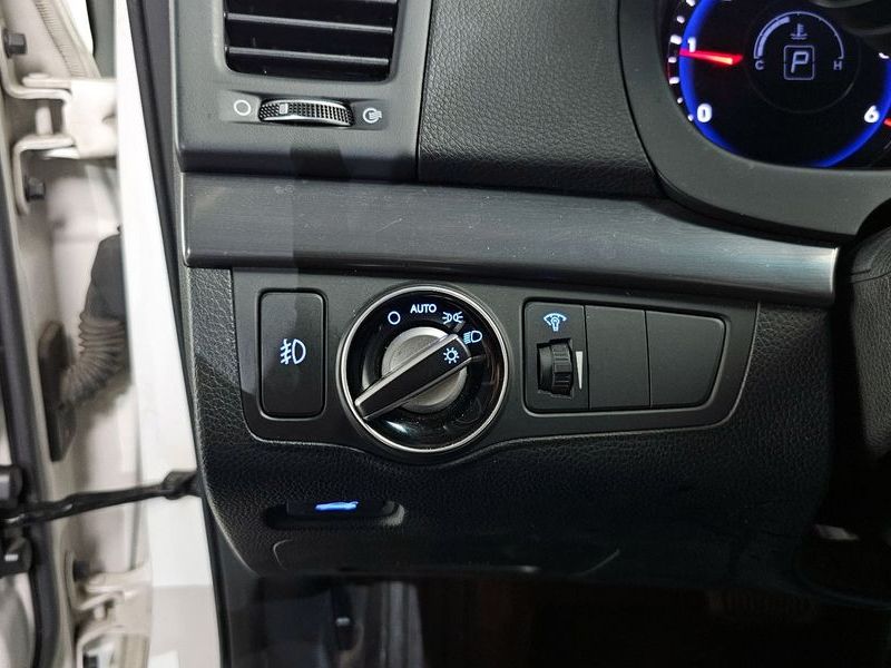 2012 Hyundai i40 살룬 1.7 VGT Modern photo 16