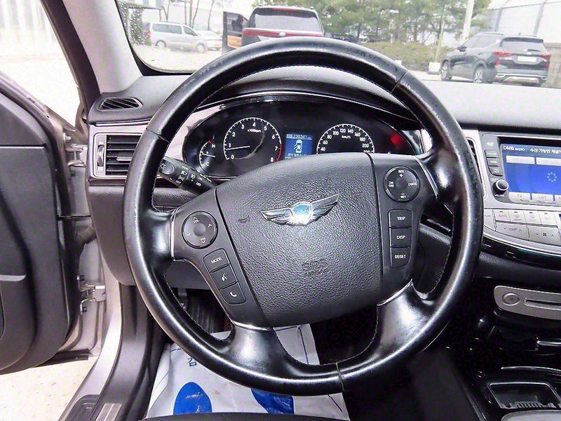 2012 Hyundai Genesis BH 330 GRAND Standard photo 8
