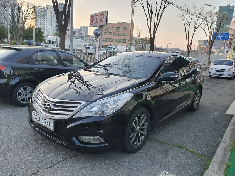 2012 Hyundai Grandeur HG240 Luxury photo 1