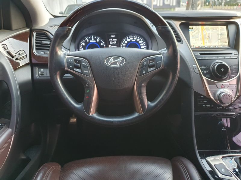 2012 Hyundai Grandeur HG240 Luxury photo 8