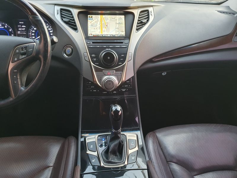 2012 Hyundai Grandeur HG240 Luxury photo 14