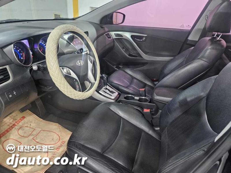 2012 Hyundai Avante M16 GDI Premier photo 9