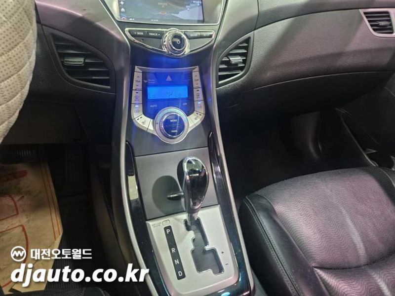 2012 Hyundai Avante M16 GDI Premier photo 17