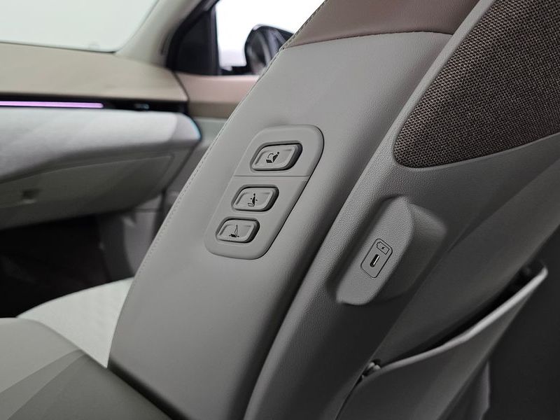 2027 Kia EV4 Long Range 2WD Earth photo 17