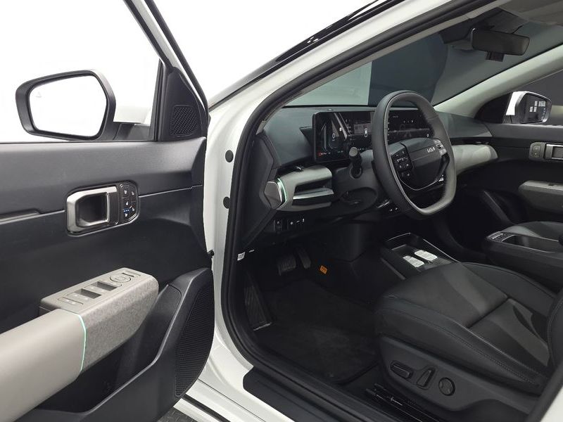 2027 Kia EV4 Long Range 2WD Air photo 11