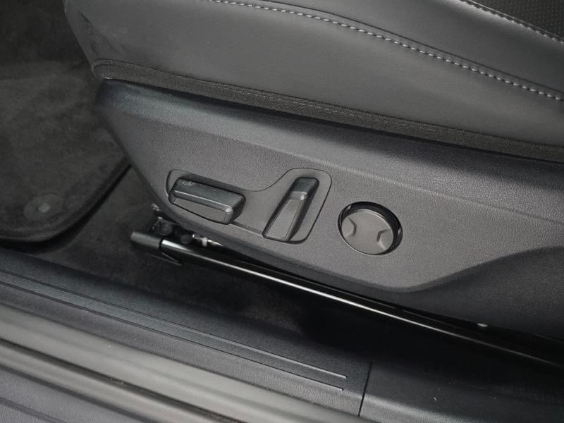 2027 Kia EV4 Long Range 2WD Air photo 18