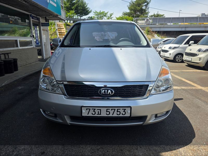 2013 Kia Carnival Grand GLX Deluxe photo 7