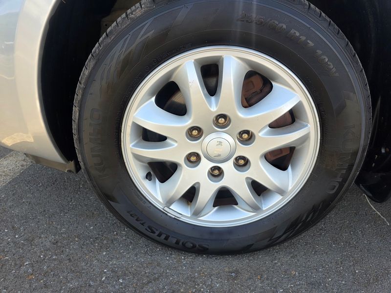 2013 Kia Carnival Grand GLX Deluxe photo 9