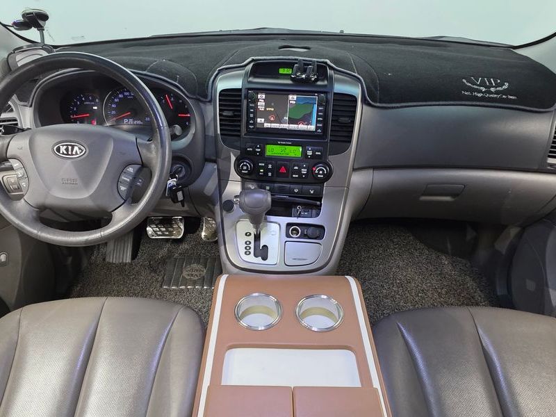 2012 Kia Carnival Grand GLX Premium photo 7