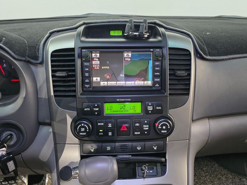2012 Kia Carnival Grand GLX Premium photo 14