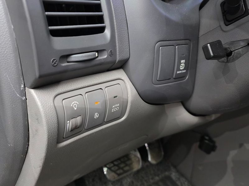 2012 Kia Carnival Grand GLX Premium photo 18