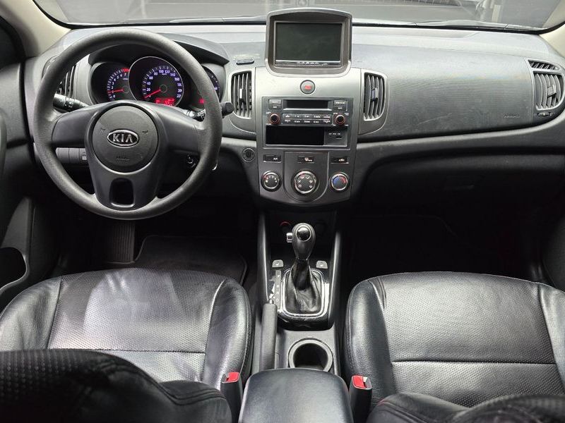 2013 Kia 포르테 해치백 1.6 GDI Deluxe photo 7