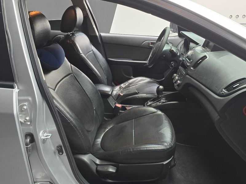 2013 Kia 포르테 해치백 1.6 GDI Deluxe photo 10