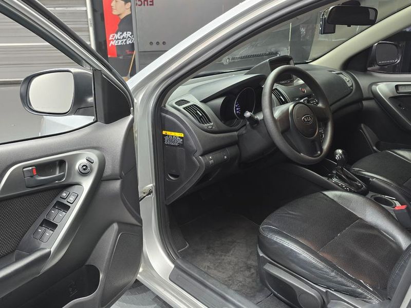 2013 Kia 포르테 해치백 1.6 GDI Deluxe photo 11
