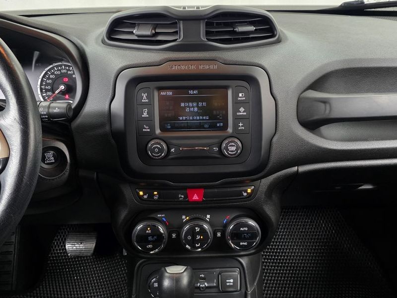 2016 Jeep Renegade 2.0 Diesel Longitude AWD photo 14