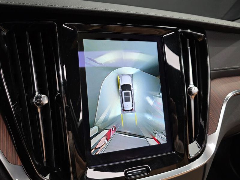 2023 Volvo V60 B5 Ultimate AWD photo 15