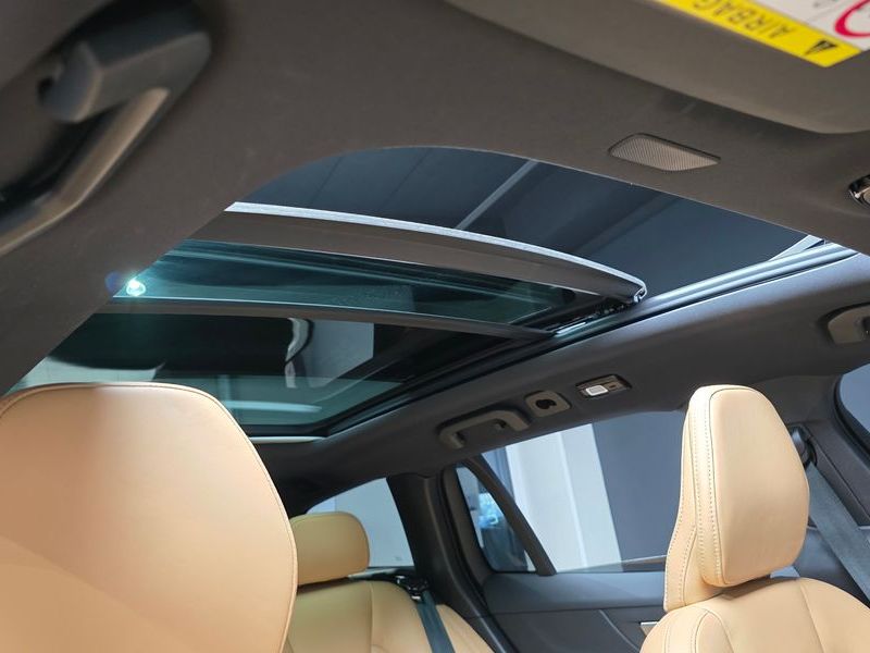 2023 Volvo V60 B5 Ultimate AWD photo 18