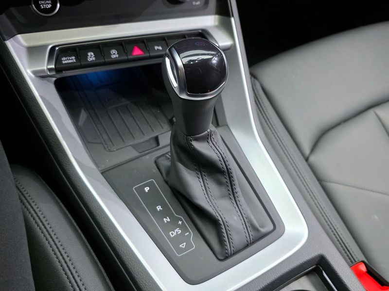 2025 Audi Q3 40 TFSI Quatrro Sport Back photo 9