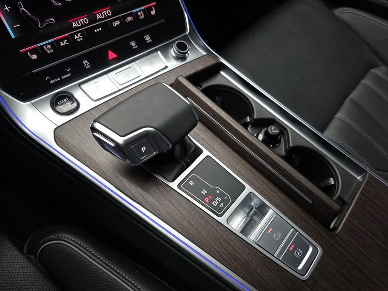 2025 Audi A6 45 TFSI Quattro Premium photo 9