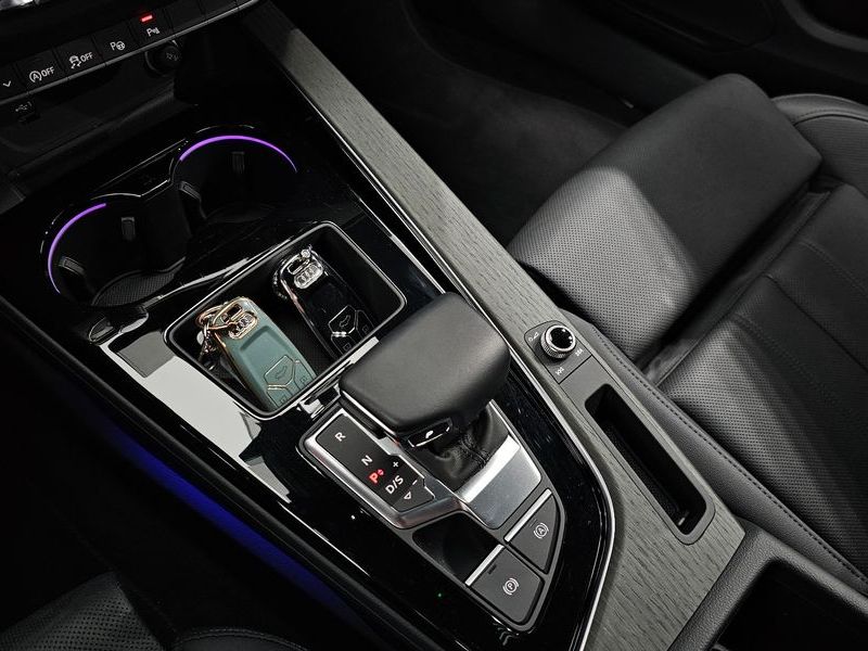 2023 Audi A4 40 TFSI Premium photo 9