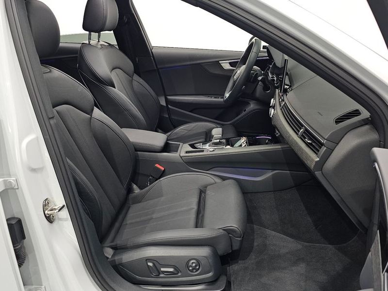 2023 Audi A4 40 TFSI Premium photo 12