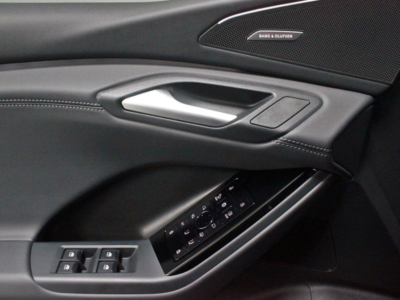 2025 Audi Q6 e-tron Premium Quattro photo 10