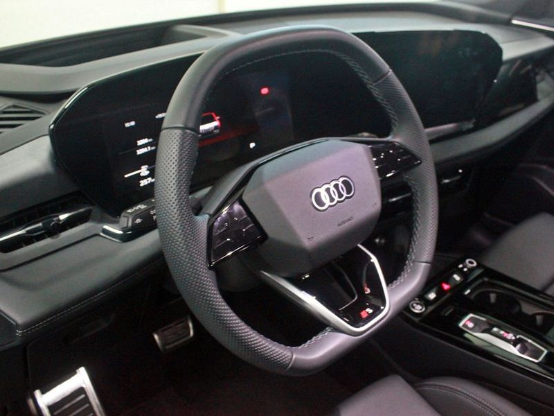 2025 Audi Q6 e-tron Premium Quattro photo 12