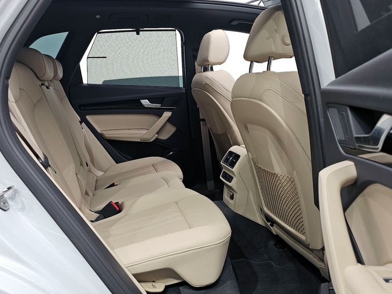 2024 Audi Q5 45 TFSI Quattro Premium photo 11