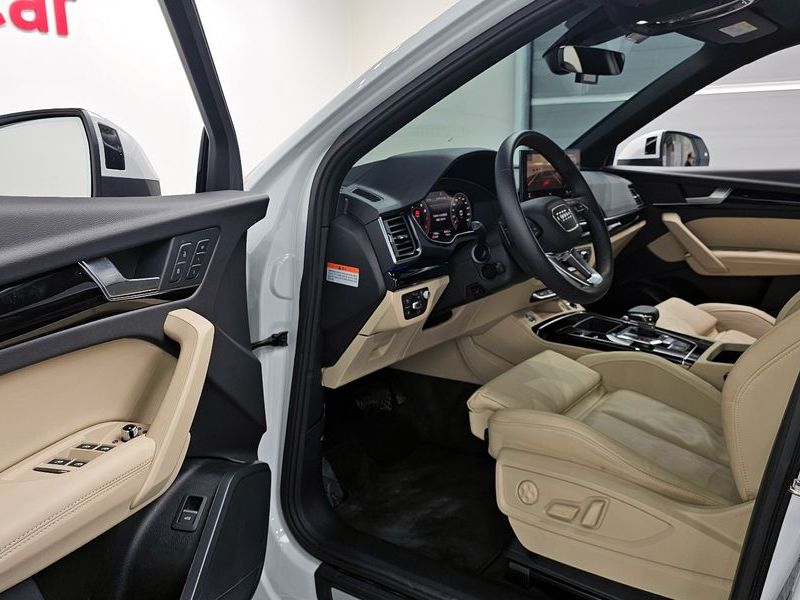 2024 Audi Q5 45 TFSI Quattro Premium photo 12