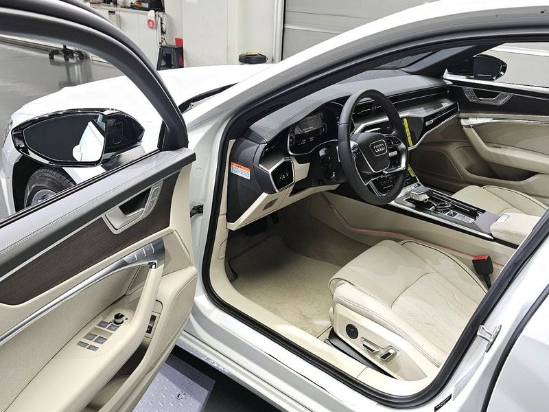 2025 Audi A6 45 TFSI Premium photo 10