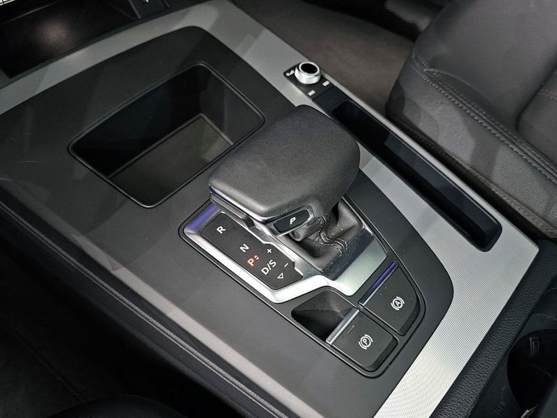 2024 Audi Q5 45 TFSI Quattro photo 9