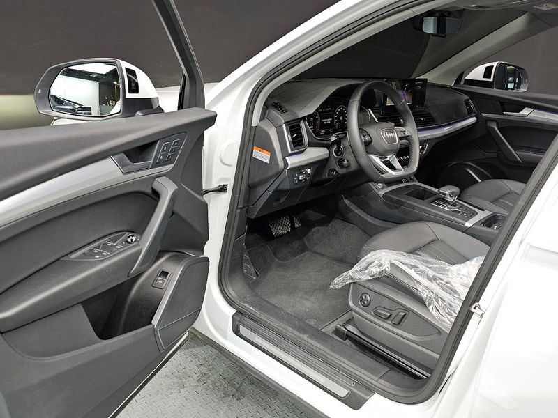 2024 Audi Q5 45 TFSI Quattro photo 10