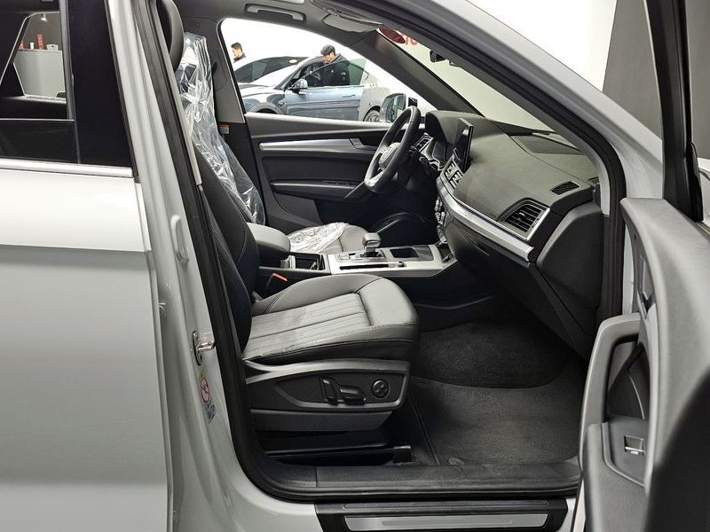 2024 Audi Q5 45 TFSI Quattro photo 11